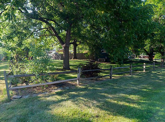 2nd image of 1227 W 53rd Pl
