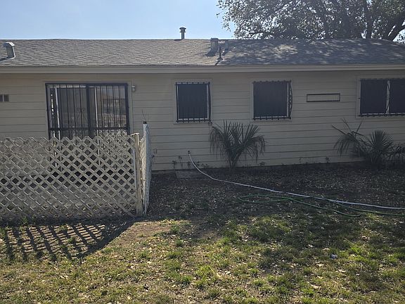 4th image of 9611 Obispo Cir