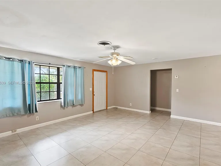 5081 SW 95th Ave — Photo 5