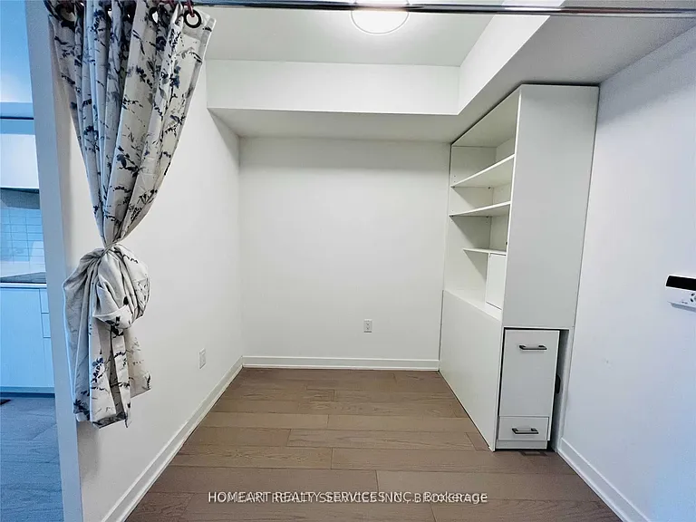 11 Wellesley St W #1309 — Photo 4