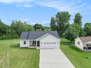 867 Holly Rd, Cadillac, MI 49601