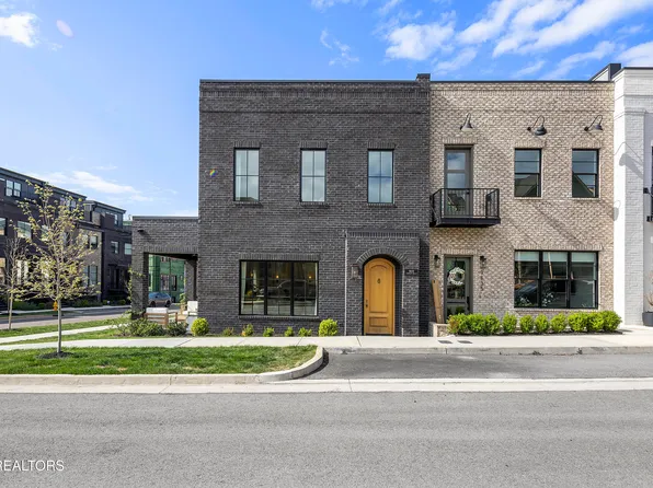 9839 Clingmans Dome Dr, Knoxville, TN 37922