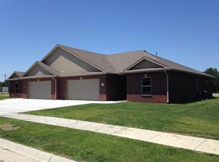 2901 Westminster Dr #2904, Hutchinson, KS 67502