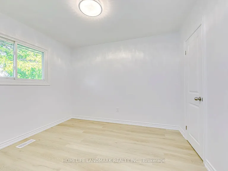 146 Manning Ave — Photo 17