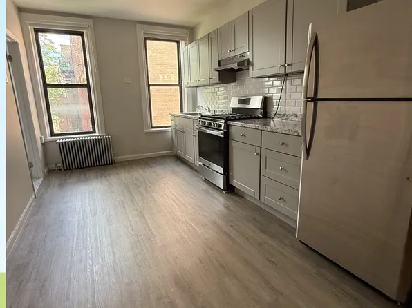 319 Smith Street image 1 of 8