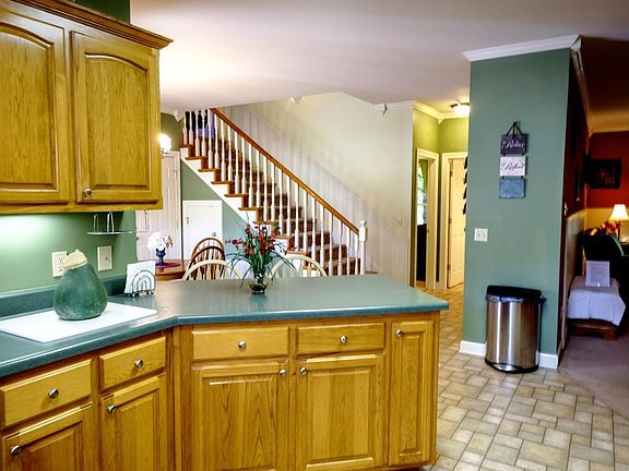 Kitchen to Breakfast Room