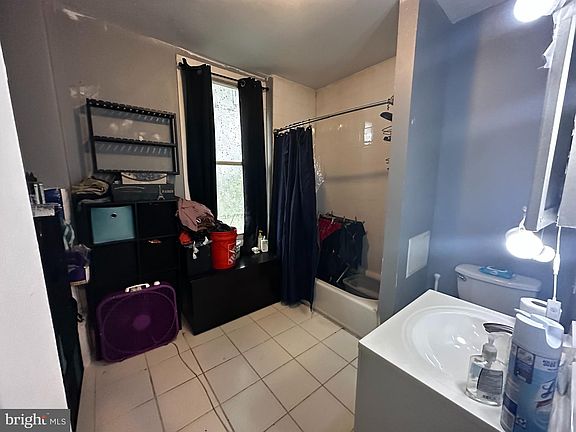 2nd image of 2074 E Monmouth St