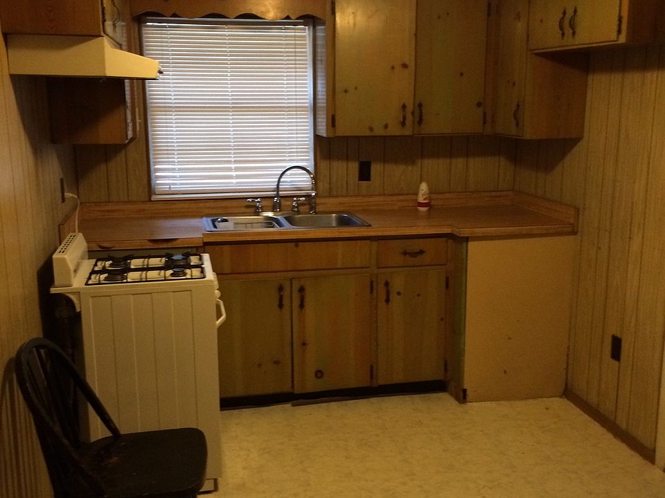 Kitchen & Dining Area