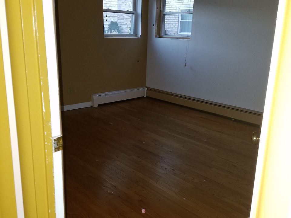 1st image of 5767 N Northwest Hwy