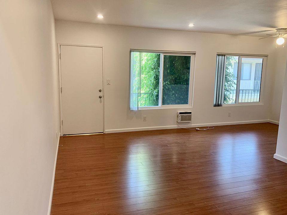 1st image of 3860 Mentone Ave #7