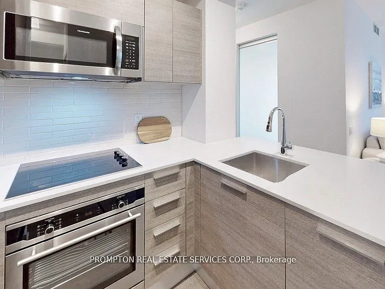 3 Gloucester St #1006 — Photo 9