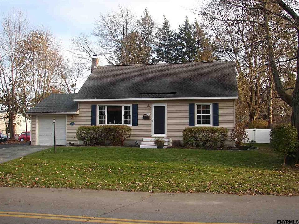 1st image of 51 Forest Dr
