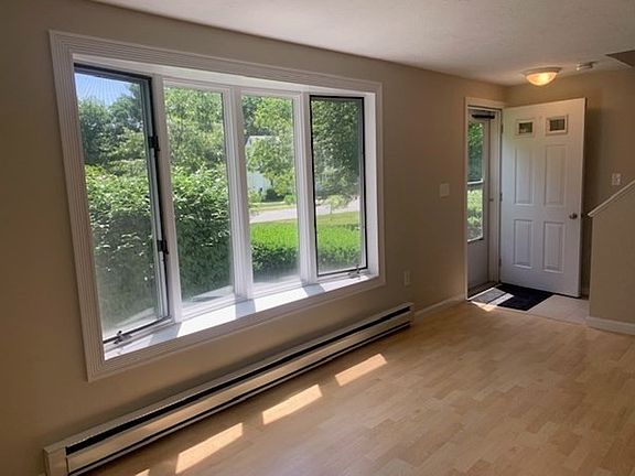 5th image of 16 Crestwood Dr