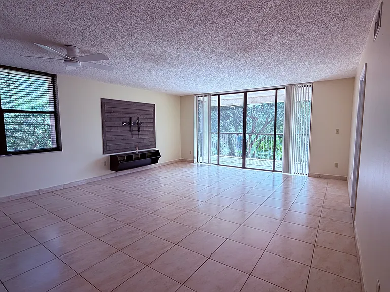 6800 Cypress Rd #401 — Photo 11