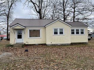 426 Broadway Ave, New Johnsonville, TN 37134