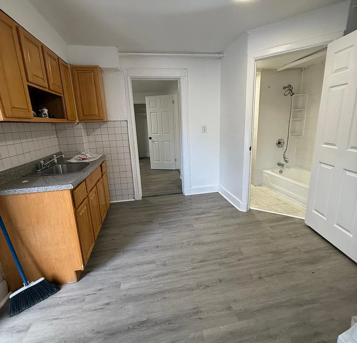1 bed, 900 sqft, $2,100 — Photo 1