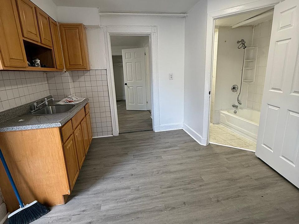 1st image of 4 Chestnut St #2