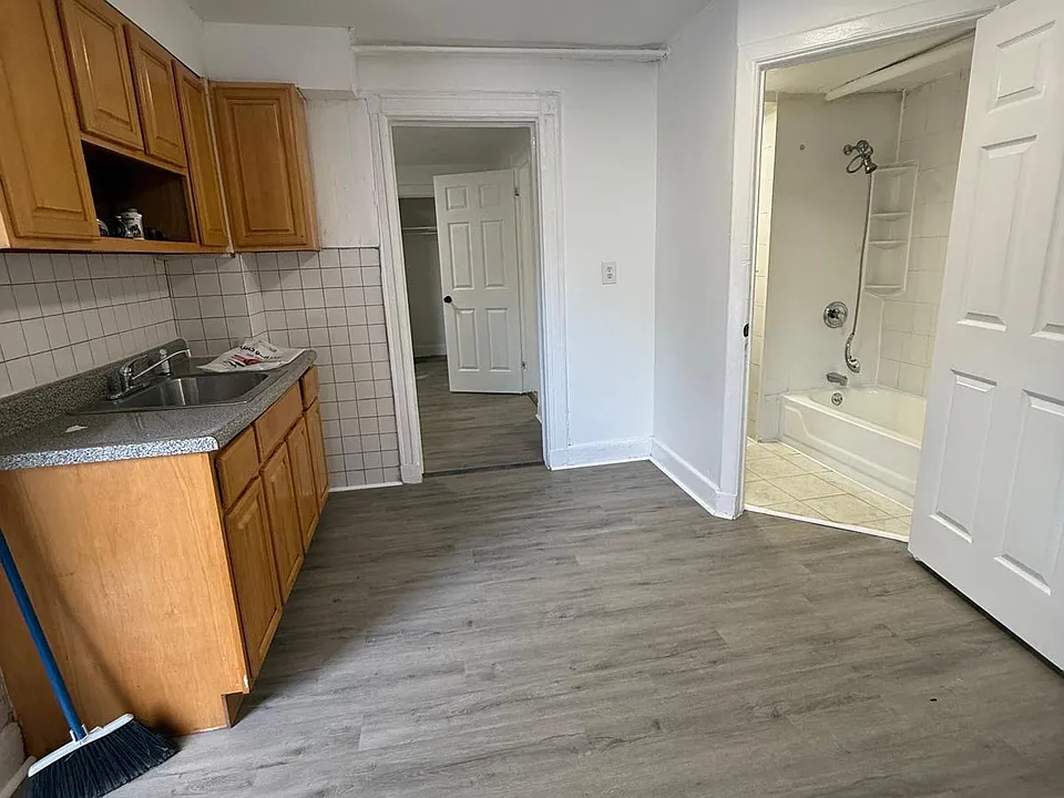 4 Chestnut St #2