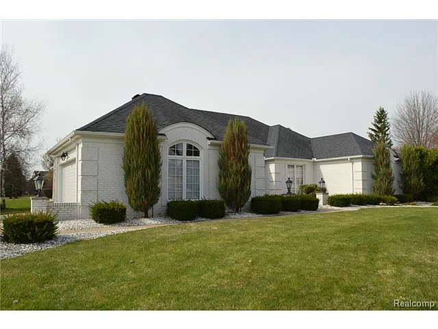 4297 Birch Run Dr photo 1