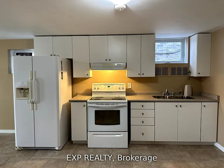 91 Sun King Cres #BASEMENT — Photo 4
