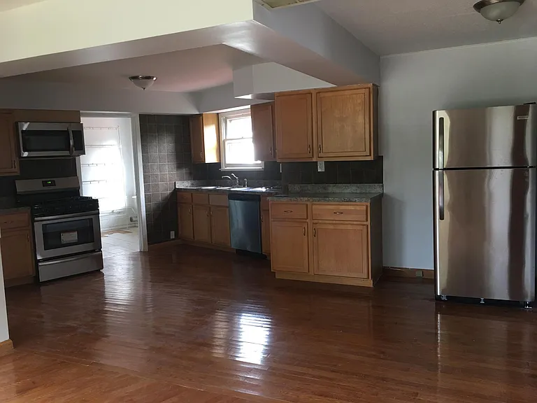 4 Linden Ave — Photo 13