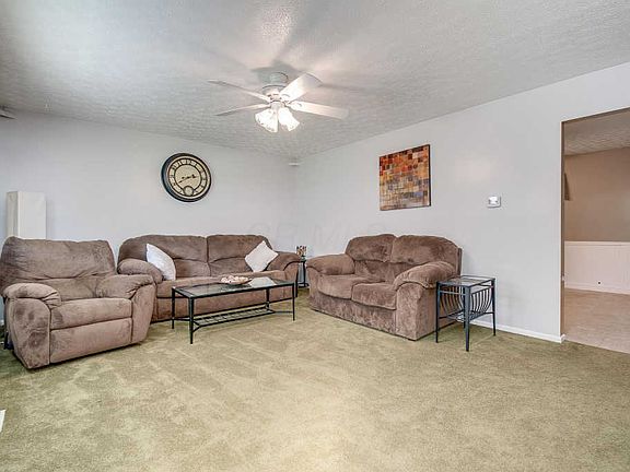 4th image of 212 Moorfield Dr