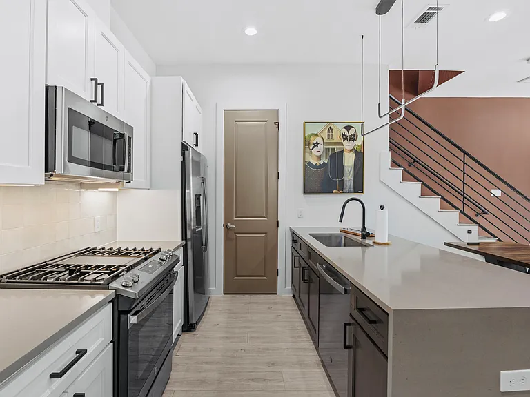 6829 Cadillac St — Photo 14