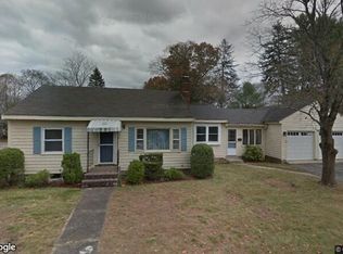 24 Pond St, Concord, MA 01742