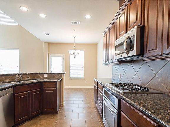 5th image of 4654 Penelope Ln