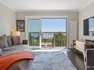 515 W Olympic Pl APT 203, Seattle, WA
