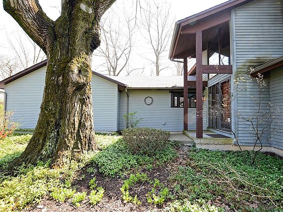 5th image of 19831 S Woodside Dr