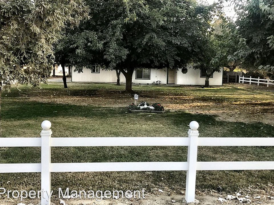 2nd image of 831 W Cartmill Ave