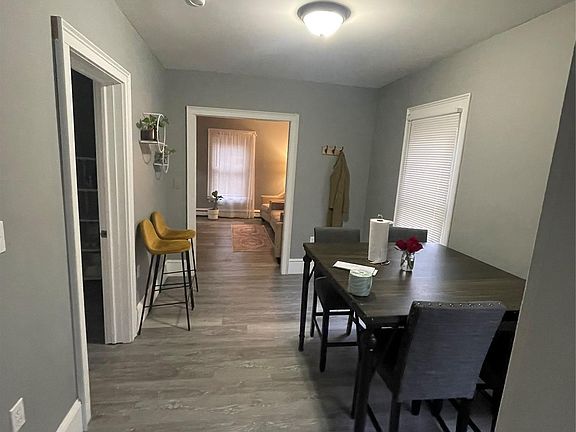 5th image of 98 Oak Street #96-98