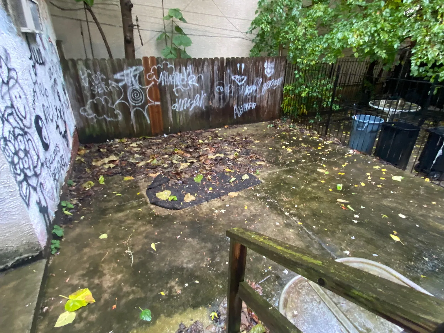 5 bed, $2,500 — Photo 2