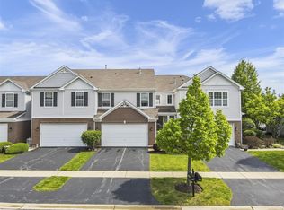 2518 Lorraine Cir, Geneva, IL 60134