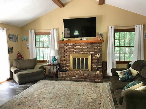 3rd image of 9105 White Birch Dr