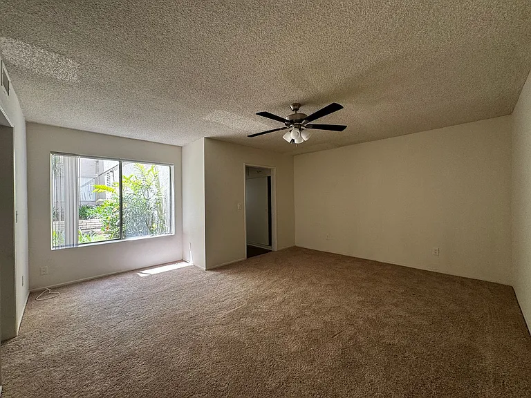 100 - Kimberly Apartments — Photo 33
