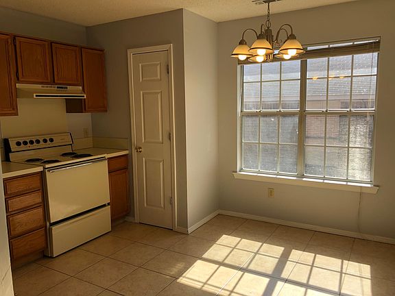 5th image of 5903B Sara St #B