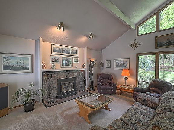2nd image of 16020 169th Ave NE