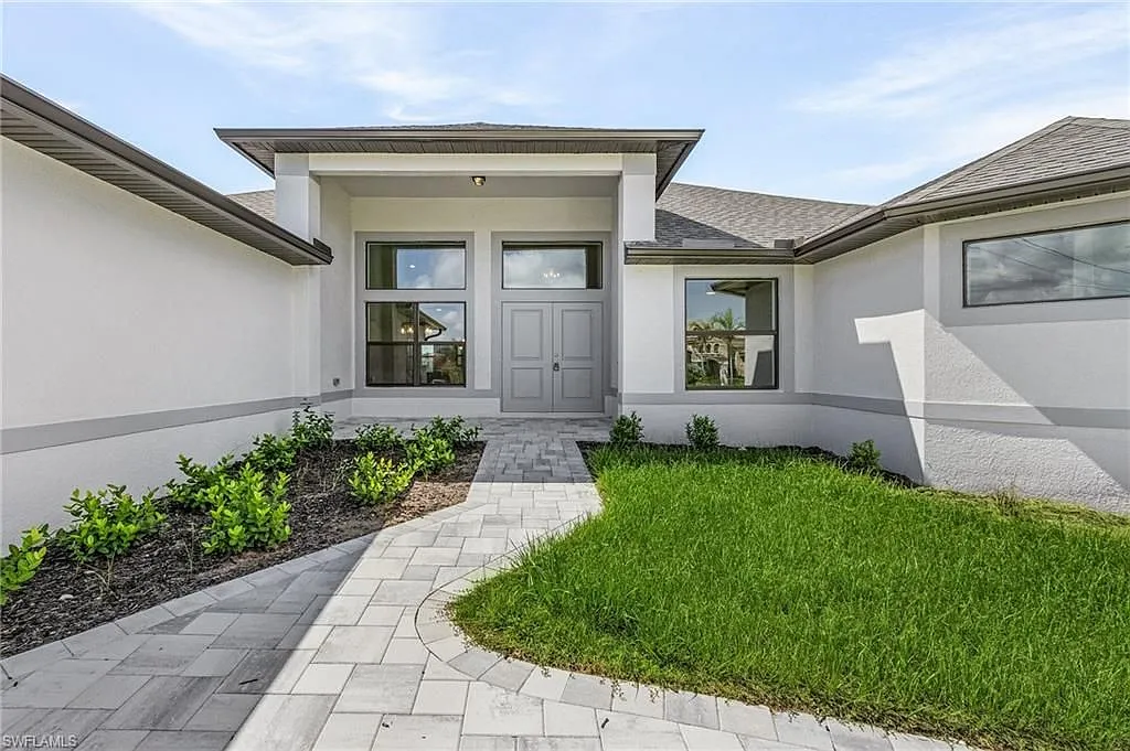 3 bed, 2.5 bath, 2560 sqft, $3,450 — Photo 2