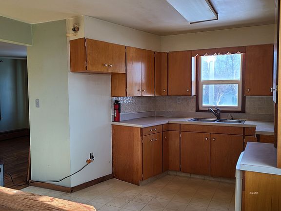 3rd image of 319 Missouri Ave