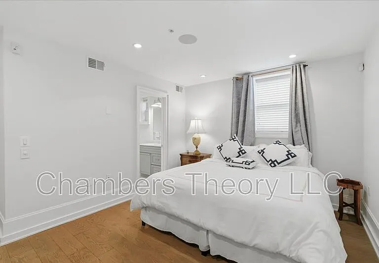 1516 Q St NW #1 — Photo 29