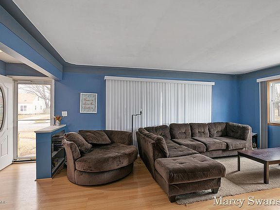5th image of 3130 Birchwood Ave SW