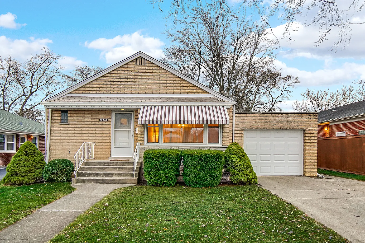 18423 Homewood Ave photo 1
