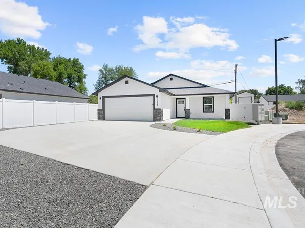 1907 Oregon Ln, Caldwell, ID 83605