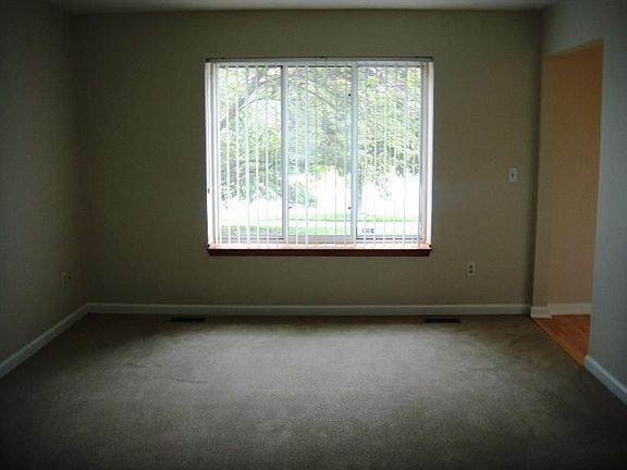 3rd image of 1530 Northbrook Dr