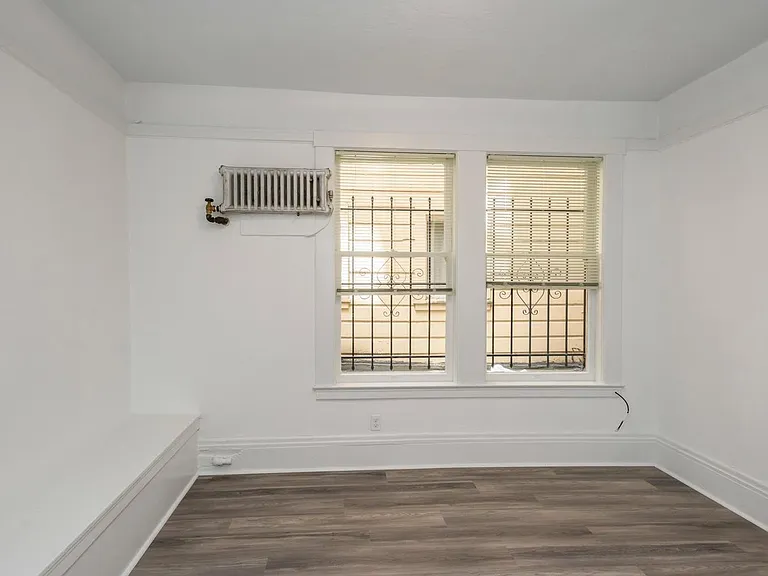 995 Pine St — Photo 5