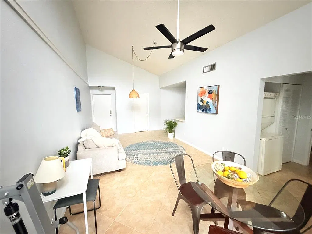 1 bed, 1.0 bath, 675 sqft, $1,395 — Photo 2