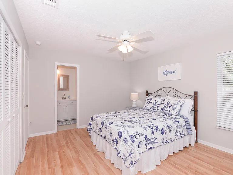 3267 NE Catamaran Ter — Photo 27