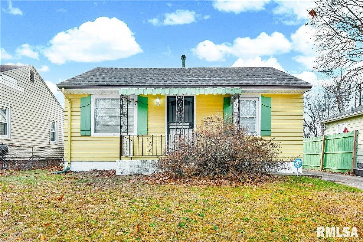2304 W Proctor St photo 1
